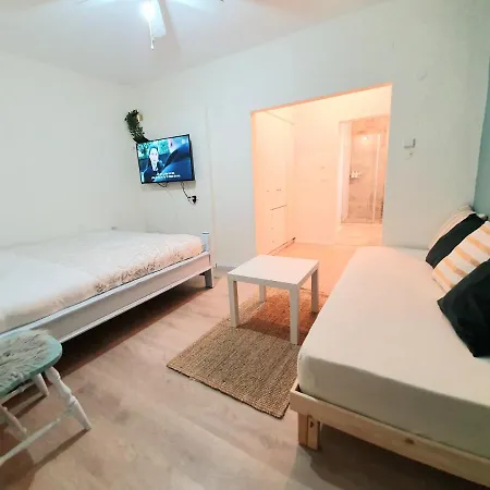 Sunshine Suite Boutique Only 5 Min Walk To The Beach - By Seaelo Eilat Exterior photo