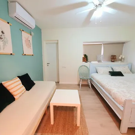 Sunshine Suite Boutique Only 5 Min Walk To The Beach - By Seaelo Eilat Exterior photo