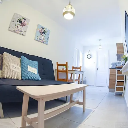 Sunshine Suite Boutique Only 5 Min Walk To The Beach - By Seaelo Eilat Exterior photo