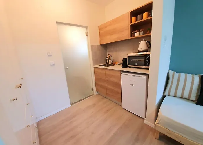 Sunshine Suite Boutique Only 5 Min Walk To The Beach - By Seaelo