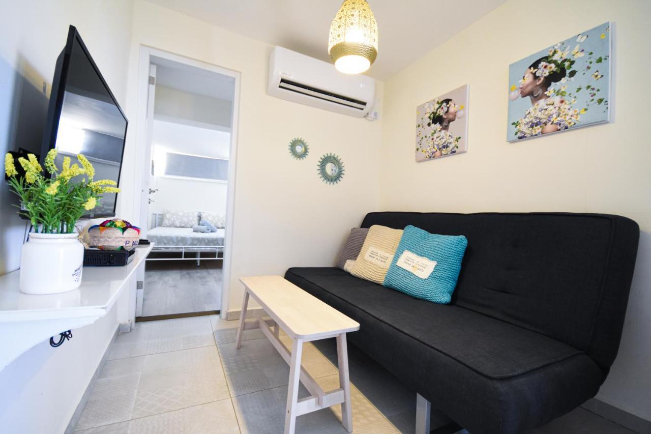 Sunshine Boutique Only 5 Min Walk To The - By Seaelo Apartment Eilat