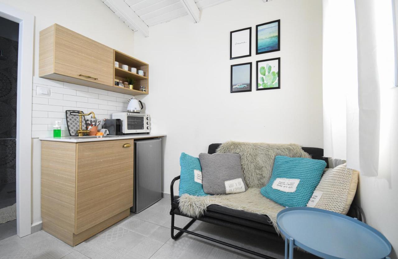 Sunshine Boutique Only 5 Min Walk To The - By Seaelo Apartment *