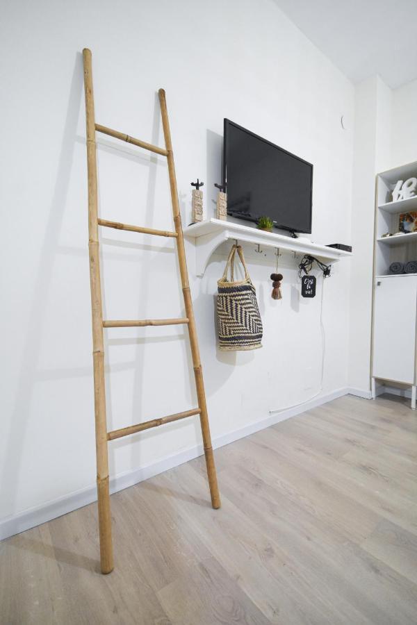 Apartment Sunshine Boutique Only 5 Min Walk To The - By Seaelo